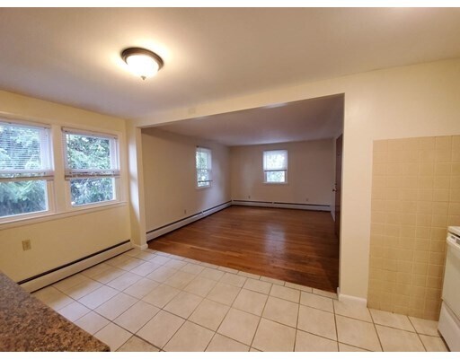 Building Photo - 82 Whitmarsh Ave