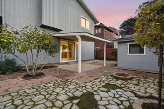 Building Photo - 511 Buel Ave