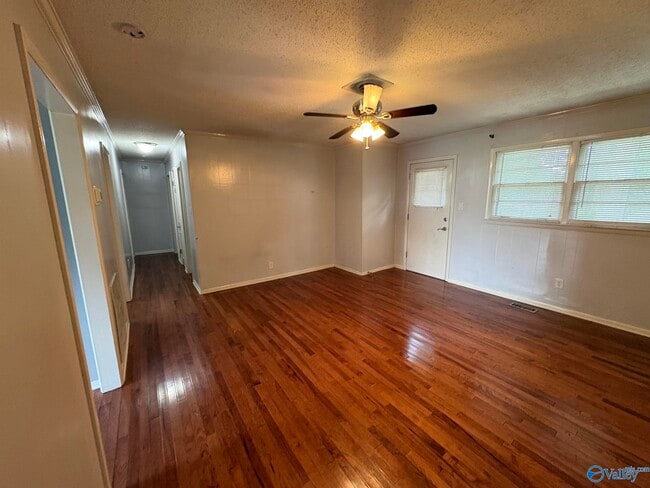 Building Photo - 125 Meadow Dr