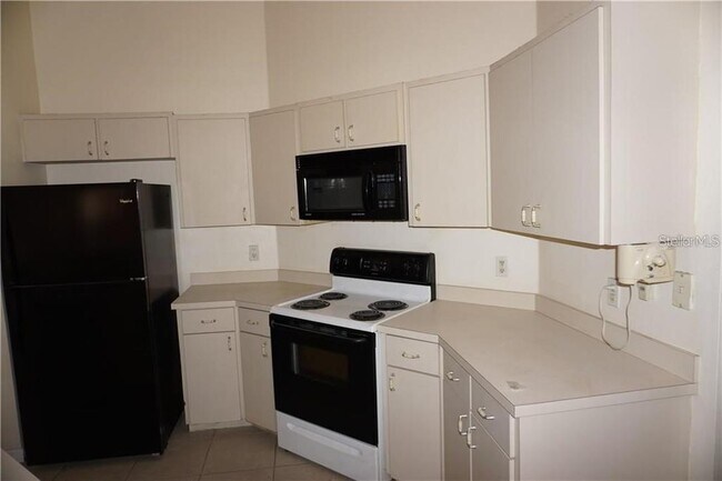 Building Photo - 16233 Coopers Hawk Ave