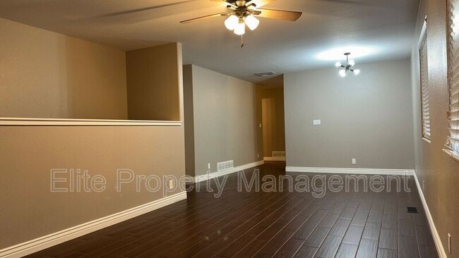 Building Photo - 788 S Knox Dr