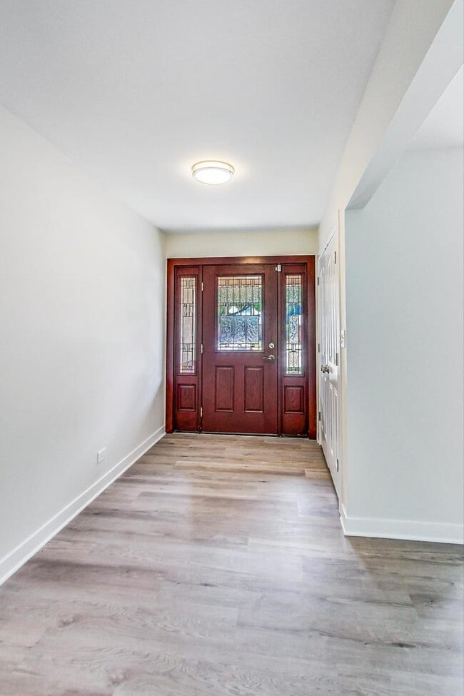 Building Photo - 516 W Brittany Dr