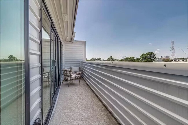 Foto del edificio - 4701 San Jacinto St