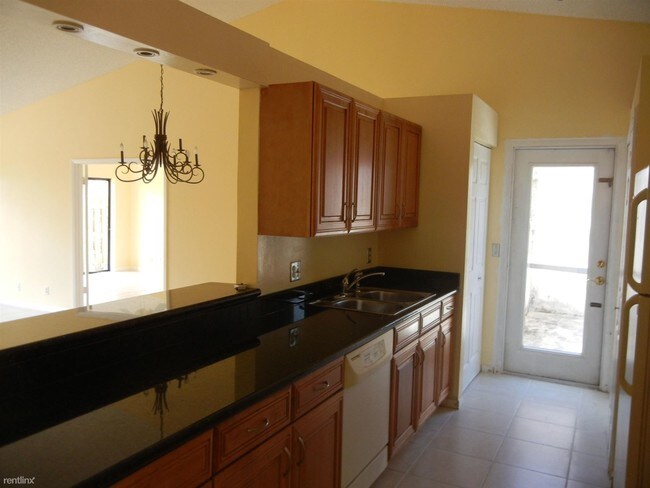 Foto del edificio - 5204 Celery Ln