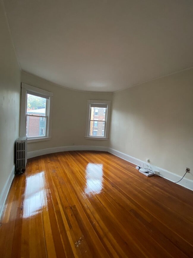Photo - 1595 Beacon Street House