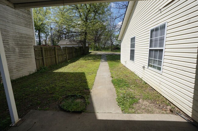 Foto del edificio - 3 Bed 2 Bath House Close to Chicken Plant ...