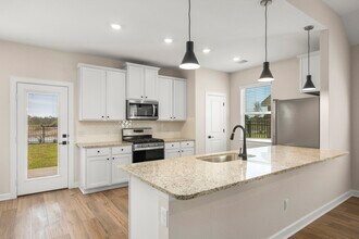 Building Photo - 3081 Sorrento Hl Dr