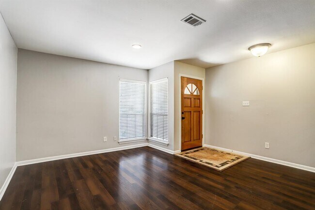 Foto del edificio - 5710 De Lange Ln