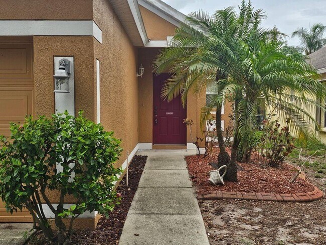 Foto del edificio - 7625 Clovelly Park Pl