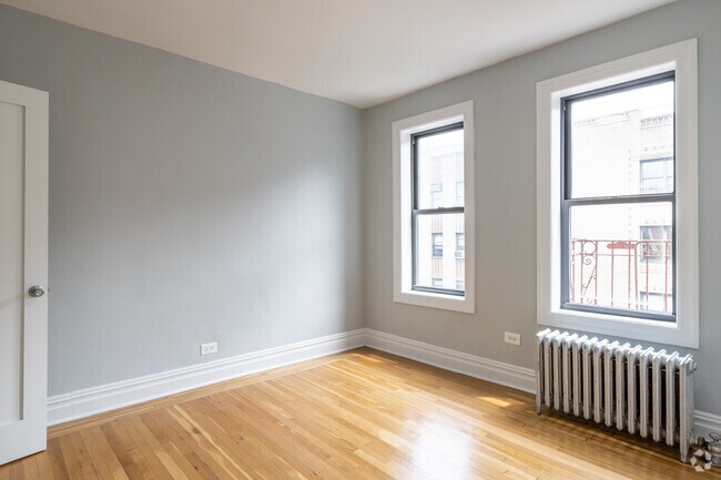 1BR, 1BA - 220 Cabrini Blvd