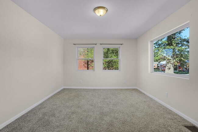 Foto del edificio - 1217 Grant Dr