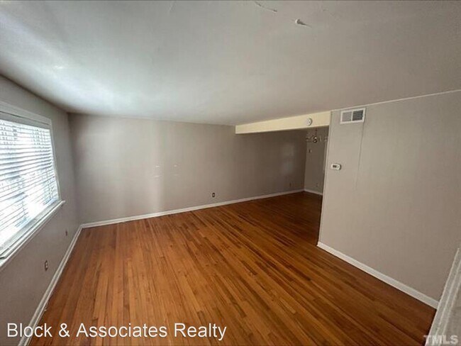 Building Photo - 2 br, 1.5 bath House - 1005 St Marys Street