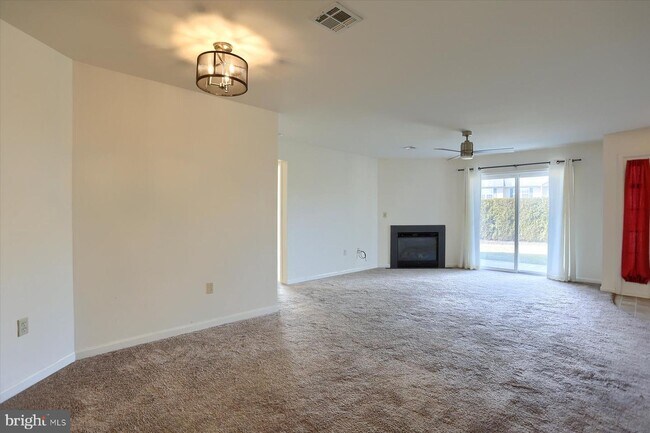 Building Photo - 101 Cardinal Ln