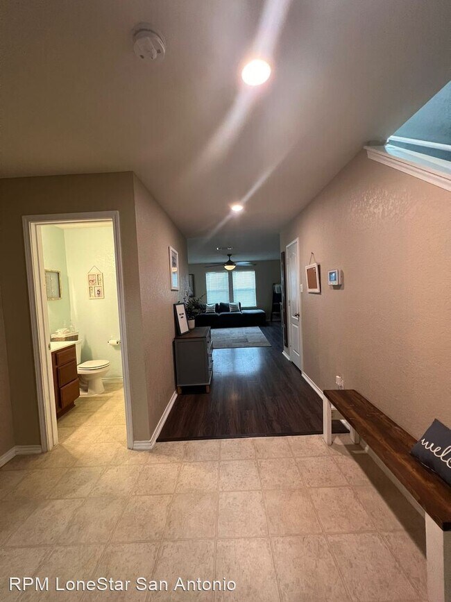 Building Photo - 3 br, 2.5 bath House - 2614 Green Leaf