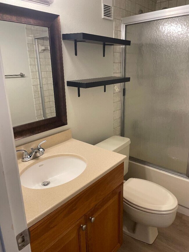 Building Photo - 719 Pinellas Bayway S