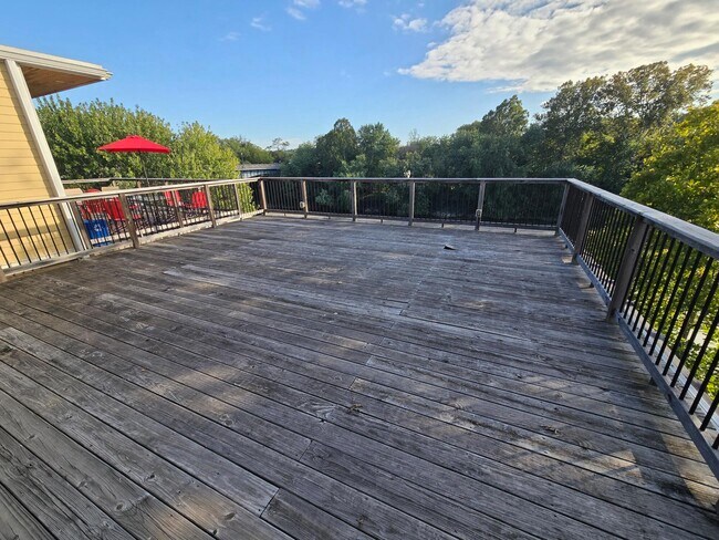 Foto del edificio - 111 W Main St