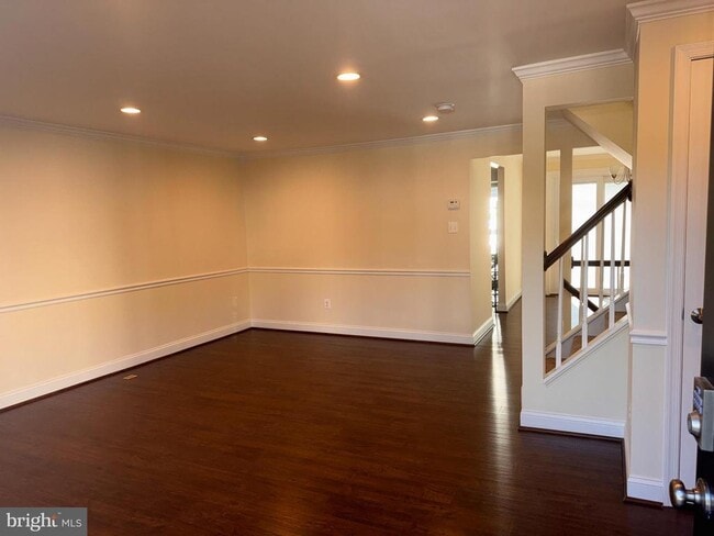 Building Photo - 14623 Devereaux Terrace