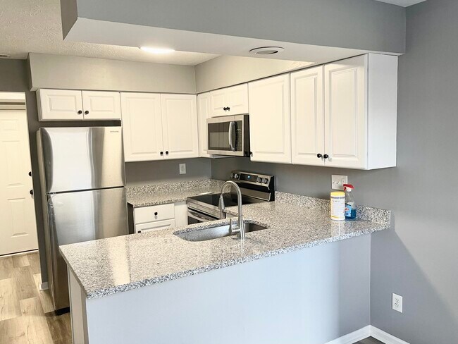 Building Photo - 503 Downing St