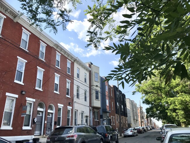 Building Photo - 1422 N Willington St