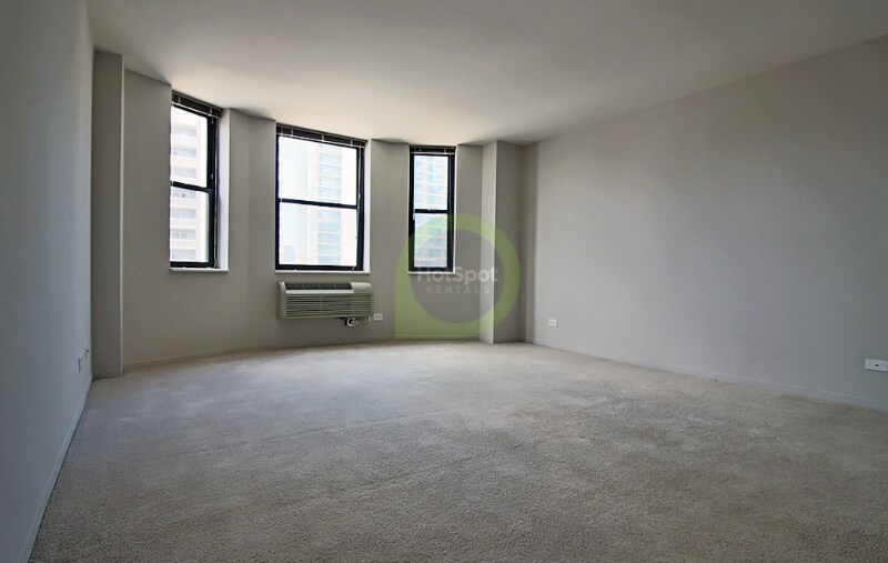 Primary Photo - 347 W Illinois St