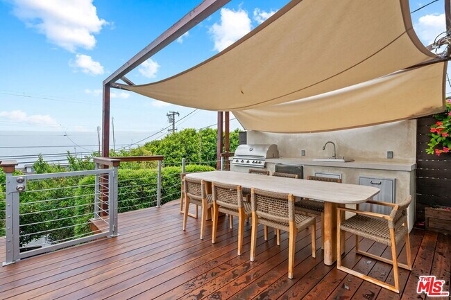 Foto del edificio - 25143 Malibu Rd