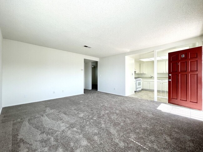 Building Photo - Waterfront in Carlsbad!