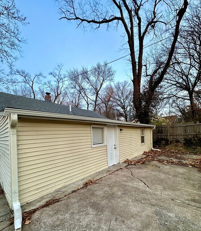 Foto del edificio - Awesome 2 Bedroom 1 Bath Ranch with BONUS ...