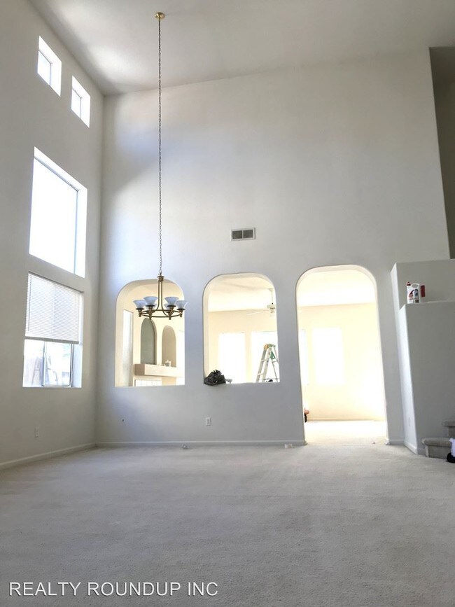 Foto del edificio - 4 br, 2.5 bath House - 8158 Pond Brook Way