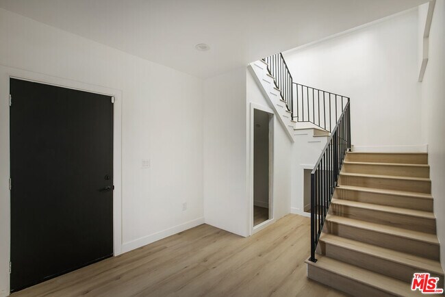 Foto del edificio - 2651 Vineyard Ave