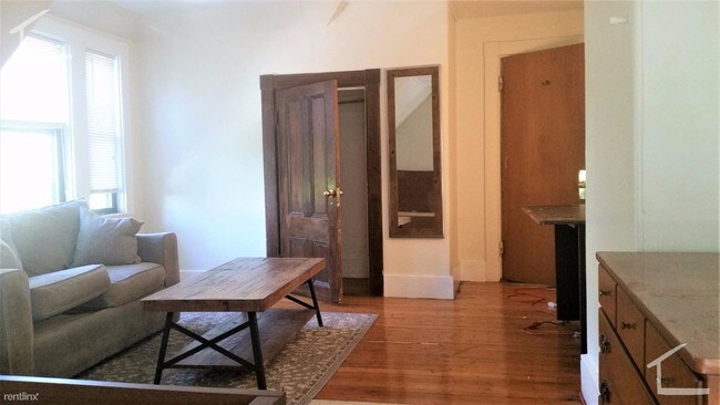 Foto del edificio - 6 br, 2.5 bath House - 31 Quint Ave