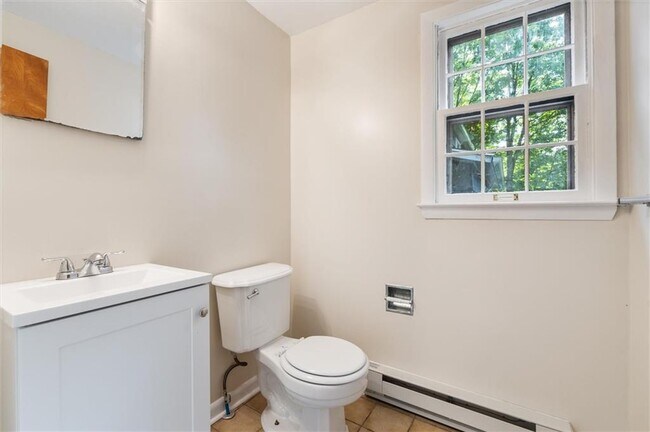 Building Photo - 2101 Bellevue Ave