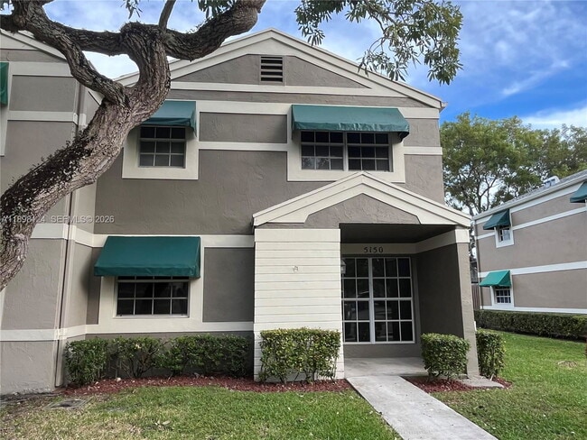 Foto del edificio - Lake Loop Road, Cooper City, FL 33330 - 3 BR 2.5 BA townhouse