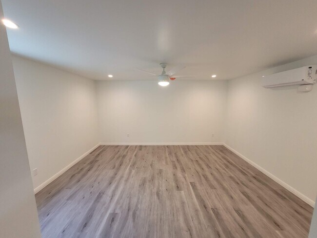 Photo - 3604 Loomis St House