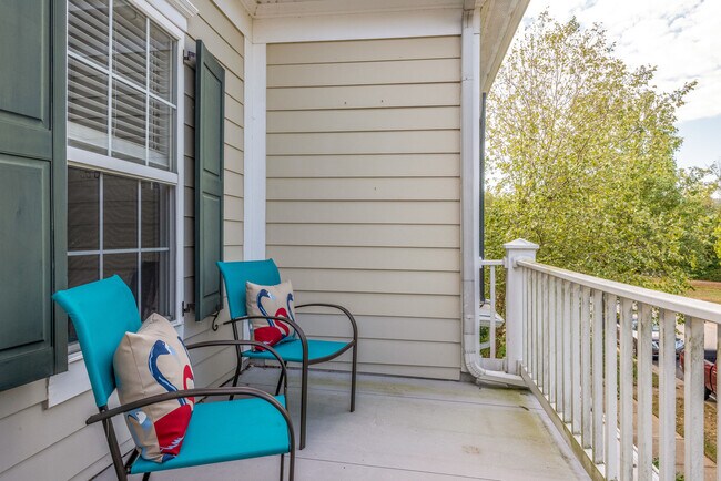 Building Photo - 618 Springlake Dr