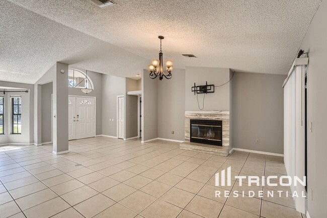 Building Photo - 11327 Rainbow Woods Loop