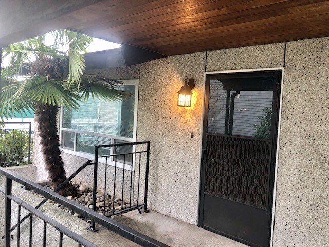 Foto del edificio - 10710 Stone Ave N