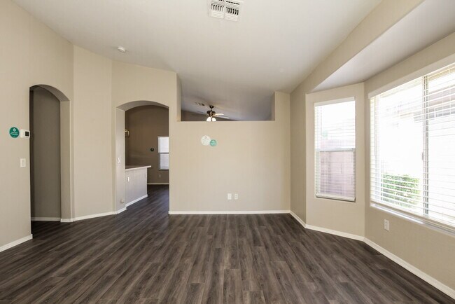 Building Photo - 1652 N Serina