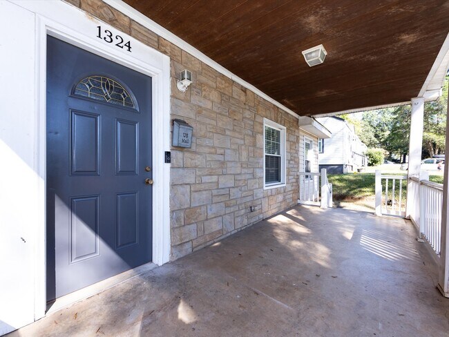 Foto del edificio - 1324 Bethel Rd