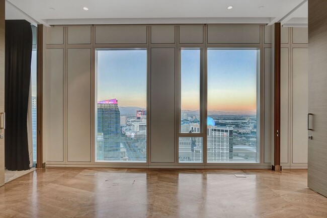 Building Photo - Waldorf Astoria 4504-Strip/City Views from...