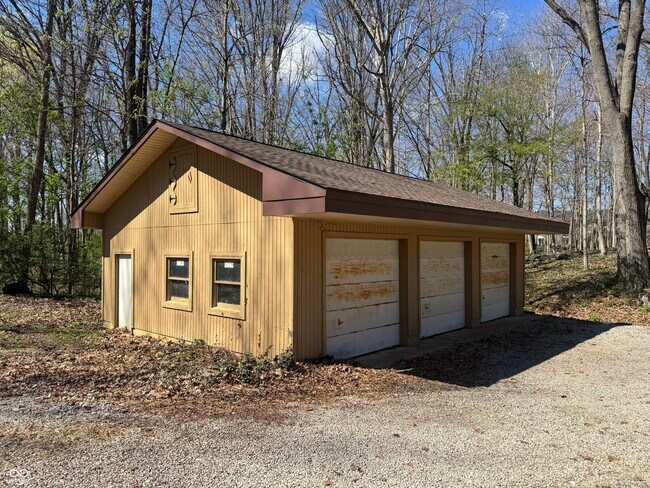 Foto del edificio - 1365 W Stones Crossing Rd