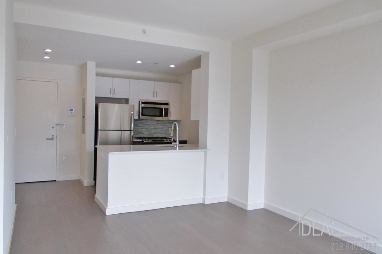 Primary Photo - 2 bedroom in Brooklyn NY 11211