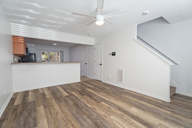 Foto del edificio - Move-In Ready Townhome Near Camp Lejeune