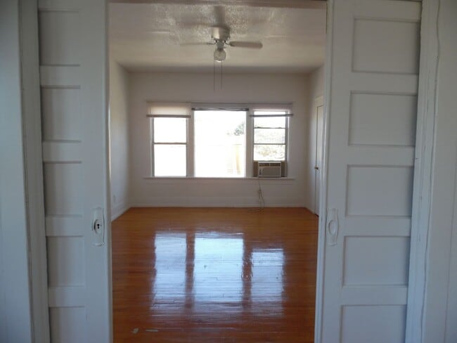 Building Photo - 1BR 1BA Apartment in Point Loma - 1 Assign...