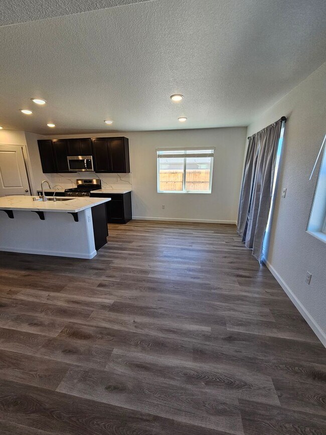 Building Photo - FURNISHED! Brand New 3 Bedroom, 2.5 Bath H...