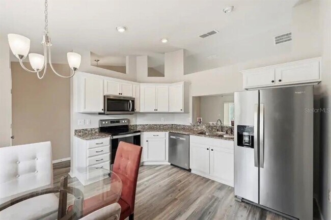 Building Photo - 202 Highland Meadows Pl