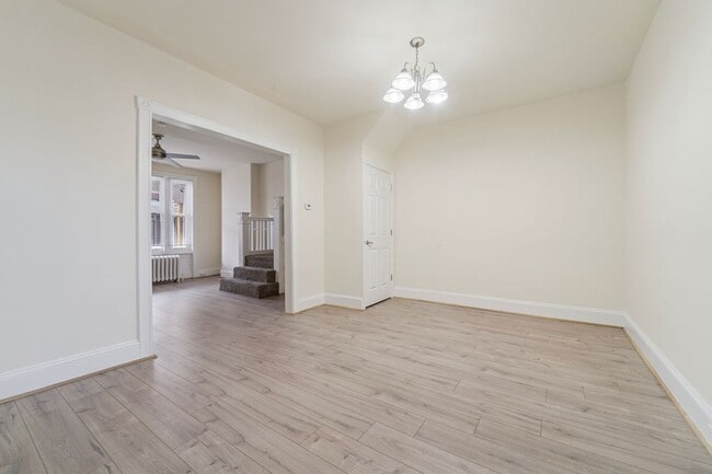 Foto del edificio - 4843 N Lawrence St