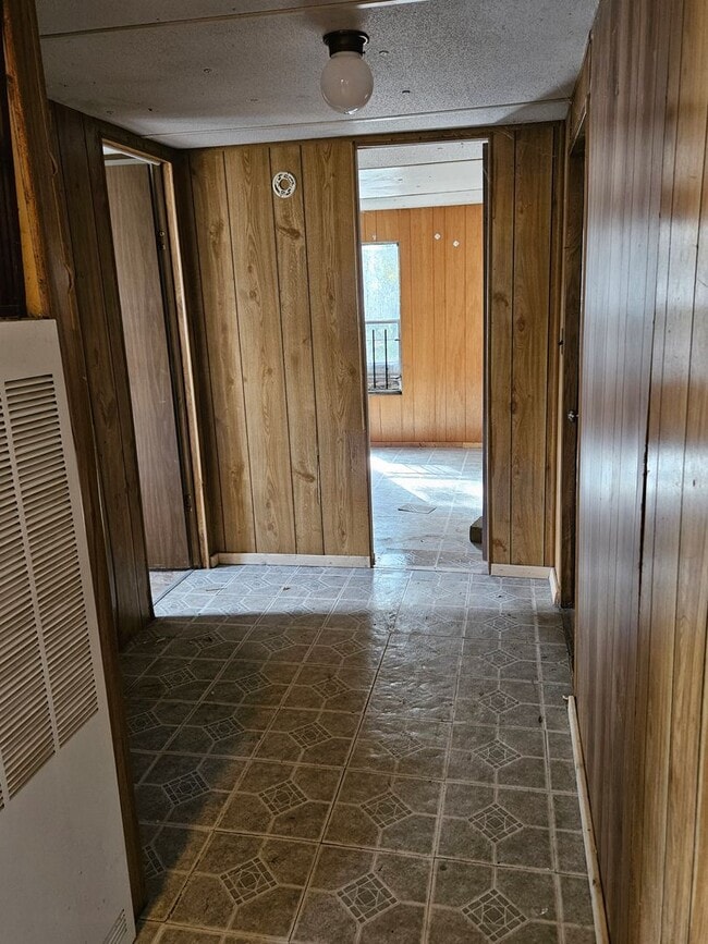 Building Photo - 2 bed 2 bath mobile home for rent $800