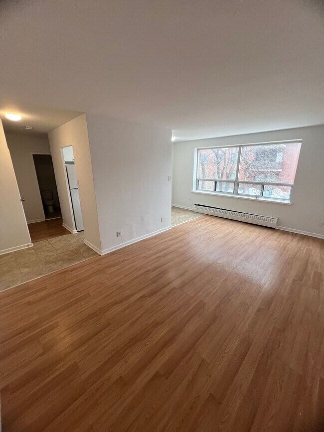 Photo du bâtiment - 1535 Birchmount Rd