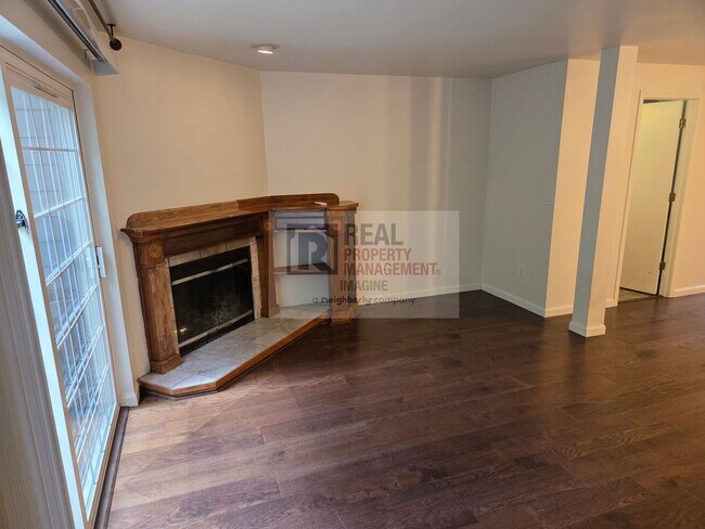 Foto del edificio - Check out this adorable 2.0 bedroom, 2.5 b...