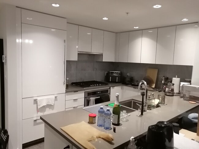 Building Photo - 5883 Barker Av
